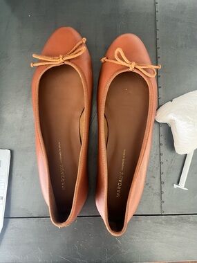 Margaux Women’s Tan Leather Ballet Flats - Classic Bow / 8.5